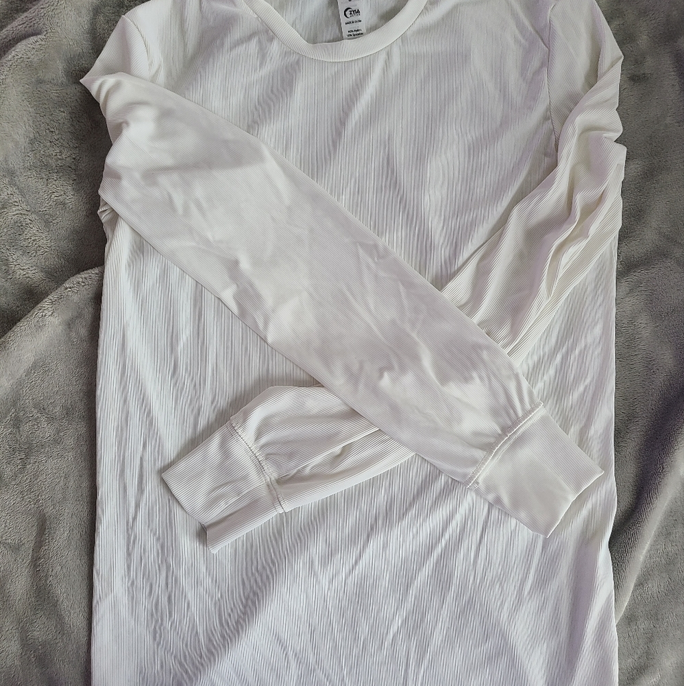 EUC Zyia white primo long sleeve t-shirt small
